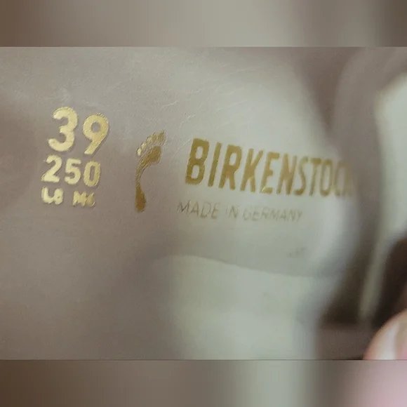 Almost New! Birkenstock Sandals - Picture 5 of 7